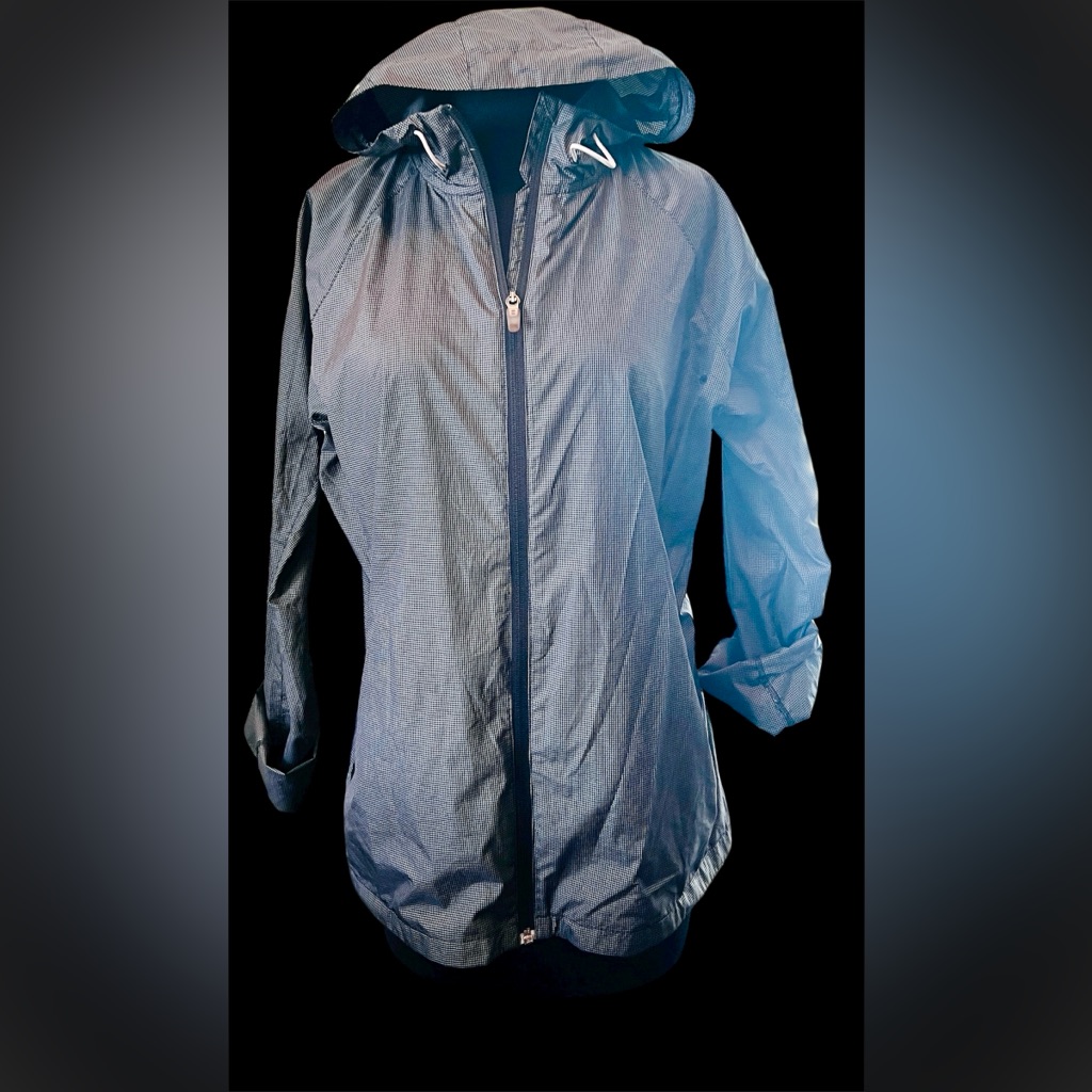Nike Womens Shield Flash Reflective Running Wind Jacket  L  Preowned